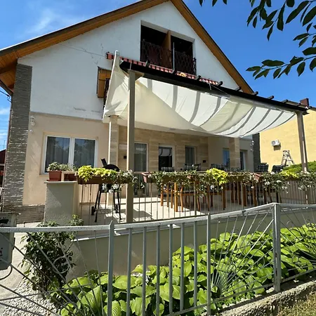 アパート Naluri Ii Balatonboglár