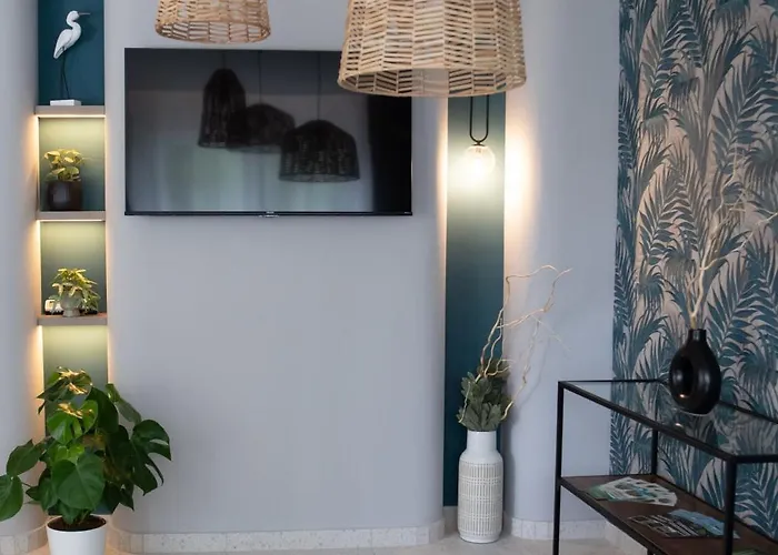 Naluri Ii アパート