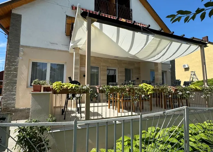 アパート Naluri Ii Balatonboglár